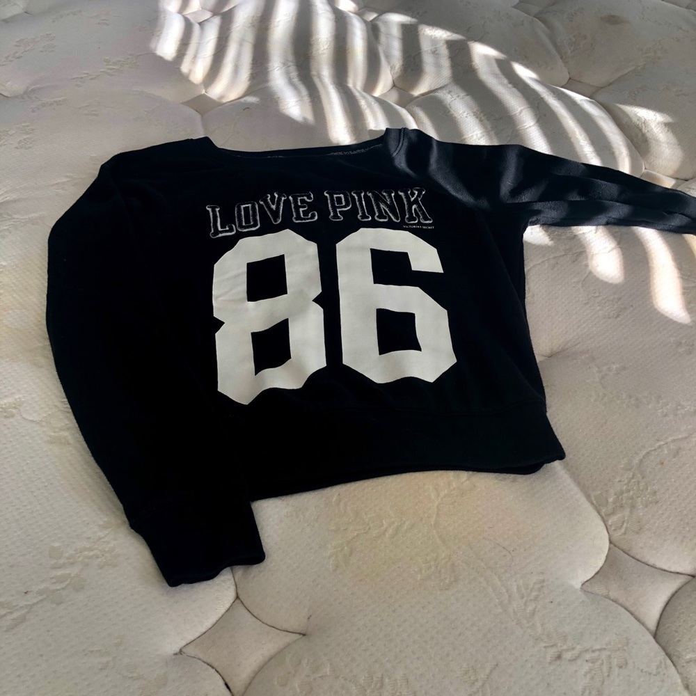 Vs- PINK Black Sweatshirt